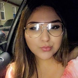 Meet your Posher, Natalie